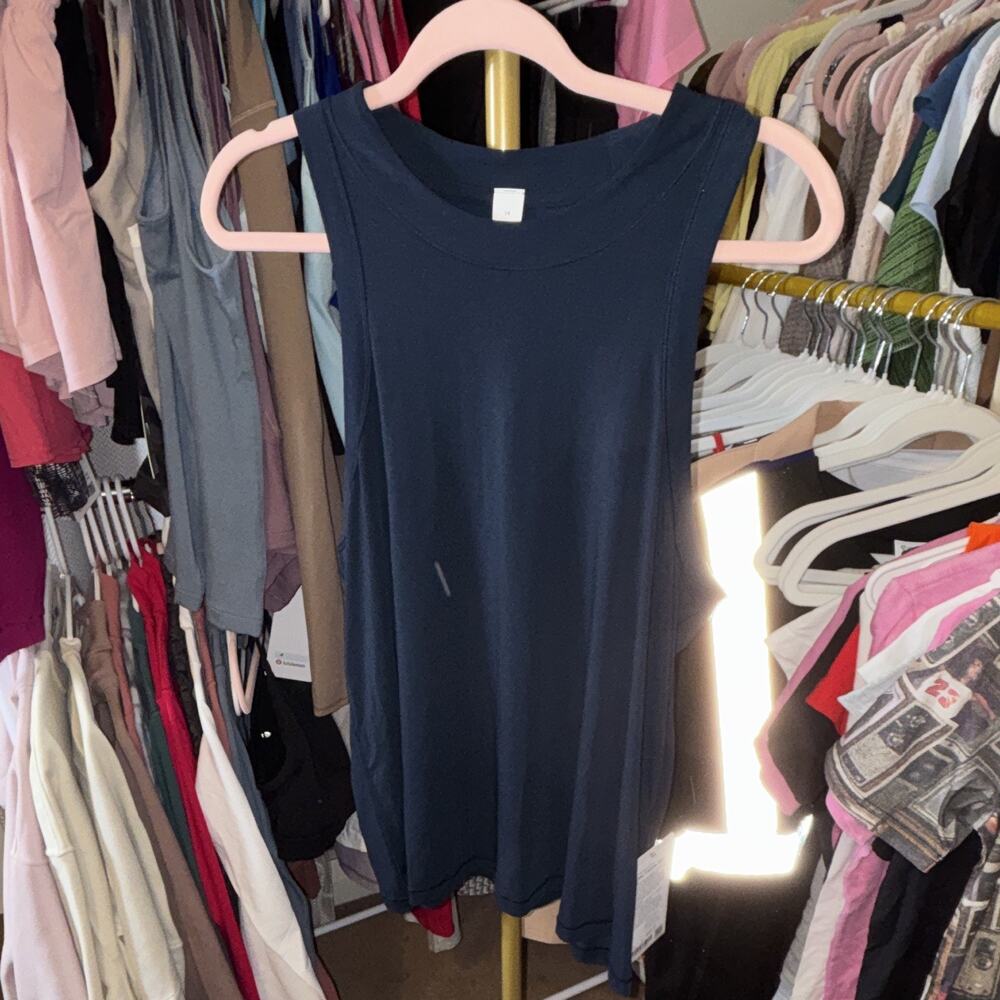 lululemon Women’s Training Tank Top Navy 14 Crew Neck Classic Fit Sweat-Wicking